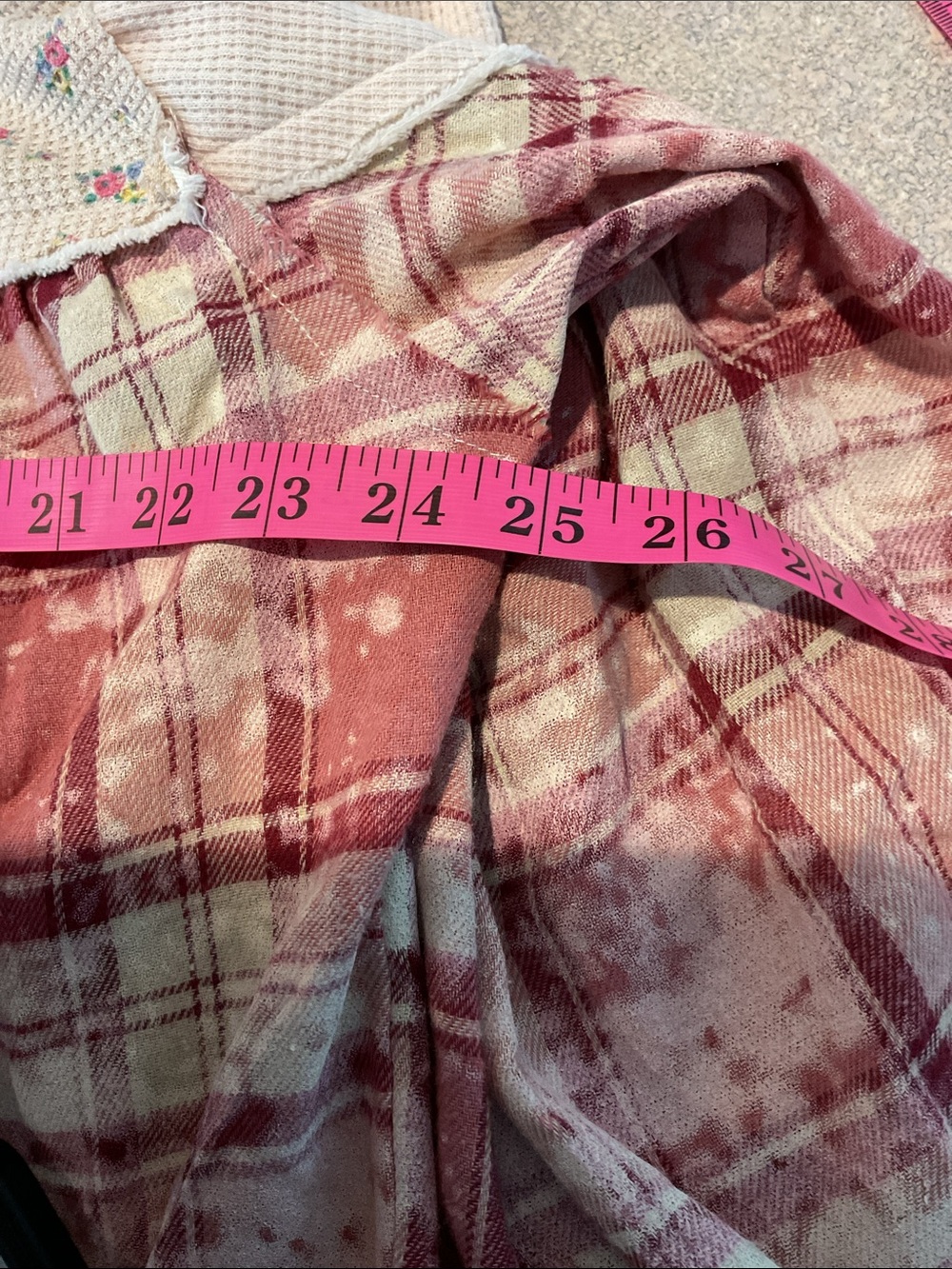 POL Mixed-Print Button Front Shirt in Cream and Rose - Picture 9 of 10